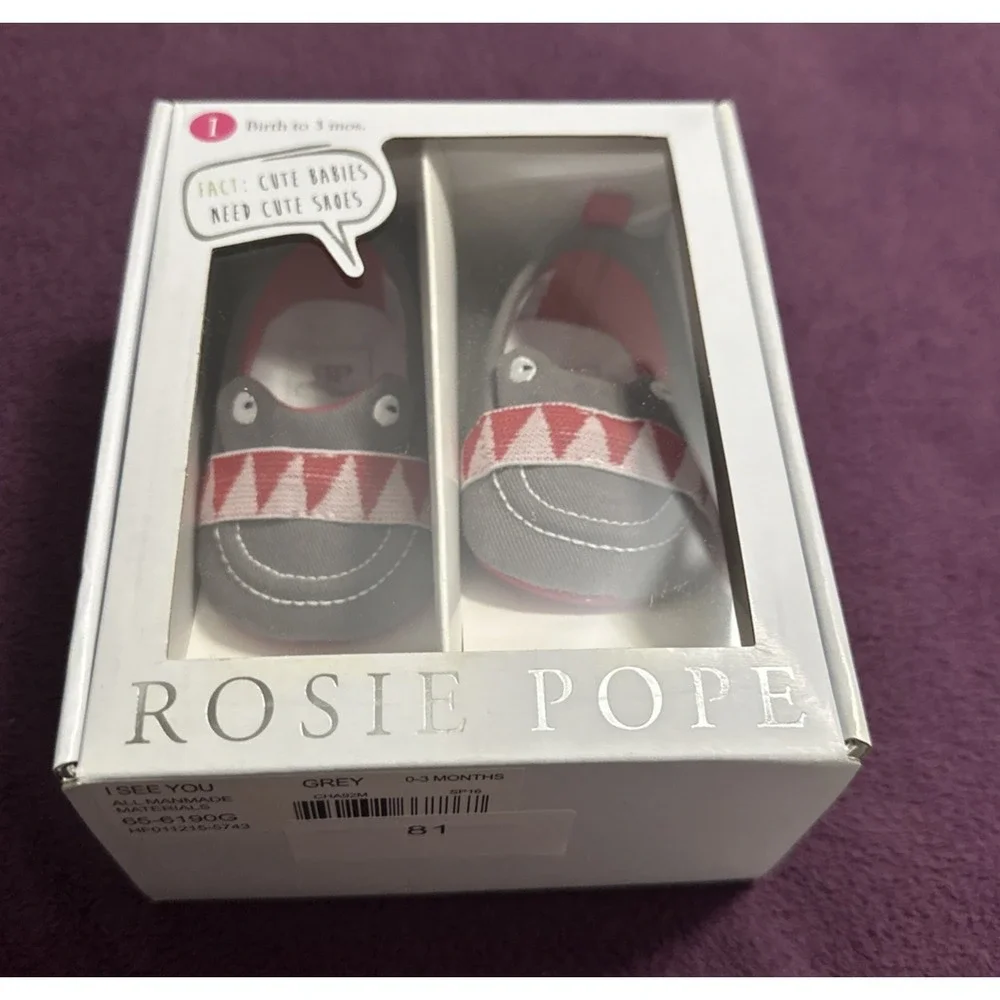 Rosie Pope Infant Size 0-3 Months I See You Embroidered Crib Shoe Grey Prewalker